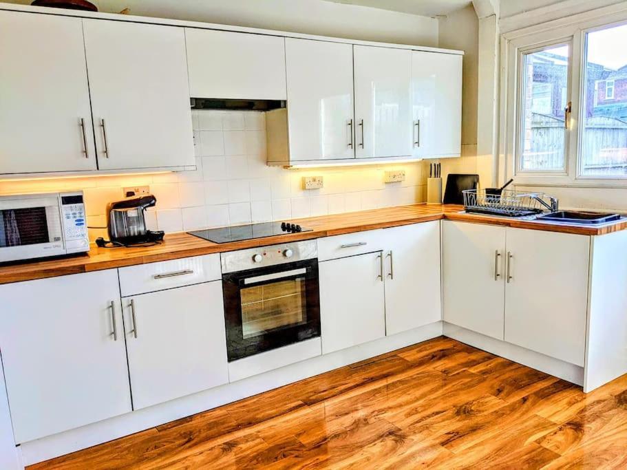 Hidden Gem !Stunning 3 Bedroom Home In Sheffield Handsworth المظهر الخارجي الصورة
